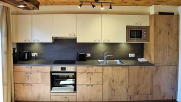 Réfrigérateur, micro-ondes, four, lave-vaisselle