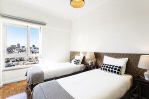 2 chambres, chambres insonorisées, fer et planche à repasser
