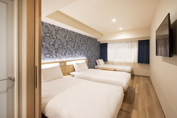 スタンダードツイン with Extra Bed(3名様用) | WiFi (無料)、ベッドシーツ