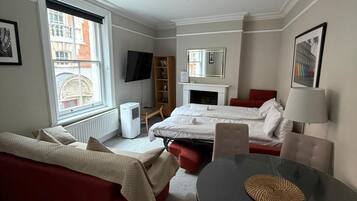 Appartamento Comfort, 1 camera da letto | Area soggiorno | TV a schermo piatto