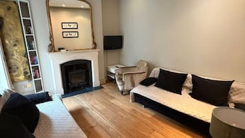 1 Bedroom Apartment (Flat 1) | Living area