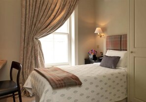 Comfort Single Room | In-room safe, desk, iron/ironing board, free WiFi - The Fielding Hotel (London)