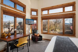 3 間睡房、熨斗/熨衫板、可攜式嬰兒床、免費 Wi-Fi