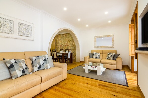 Living room - Alfama Deluxe Apartment (Lisbon)