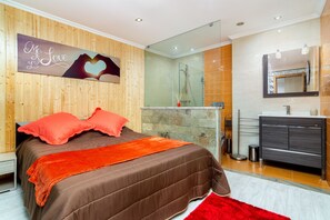 Interior - Modern Alfama Studio (Lisbon)