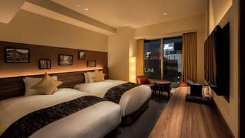 Escritorio, insonorización, tabla de planchar con plancha y wifi gratis