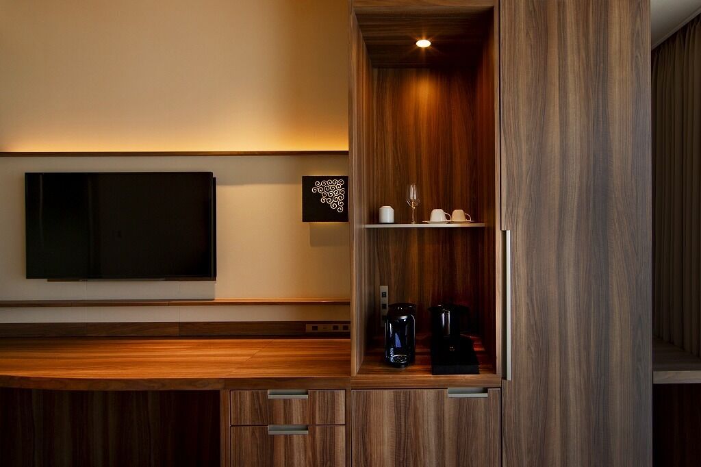 premier double room, high floor | room amenity