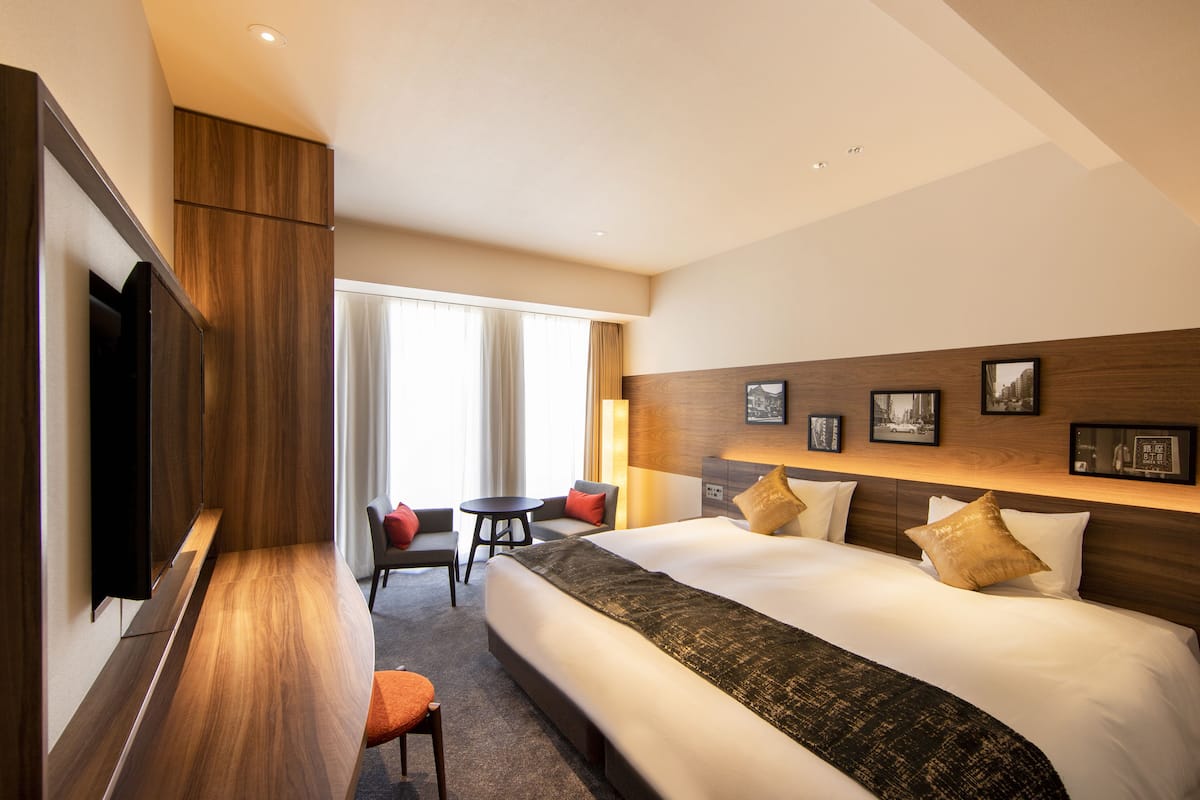 Skrivebord, lydisolert, strykejern/-brett og wi-fi (inkludert)