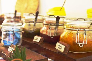 Desayuno buffet incluido todos los días 