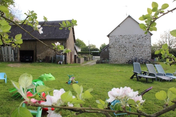 Área de juegos infantiles al aire libre