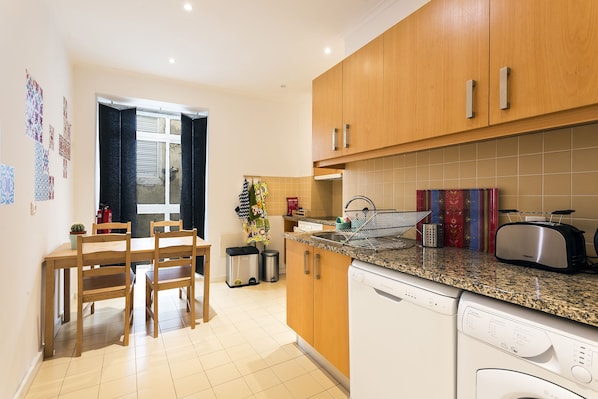 Private kitchen - Trigueiros Downtown Apartment (Lisbon)