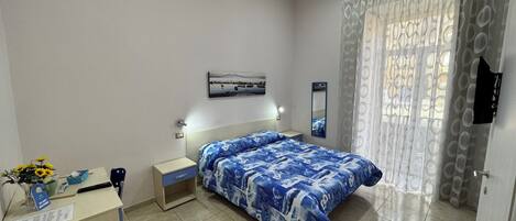 Chambre Standard Double ou avec lits jumeaux, balcon, vue ville | Vue sur la ville