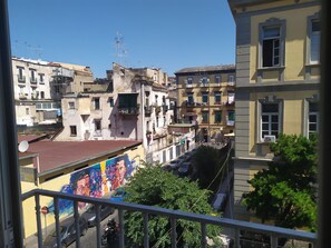 Doppelzimmer, Balkon, Stadtblick | Fassade der Unterkunft