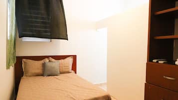 201 Basic Single Room, 1 Bedroom | Iron/ironing board, free WiFi, bed sheets