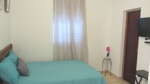 106 Basic Single Room, 1 Bedroom | Ferro/asse da stiro, Wi-Fi gratuito, lenzuola