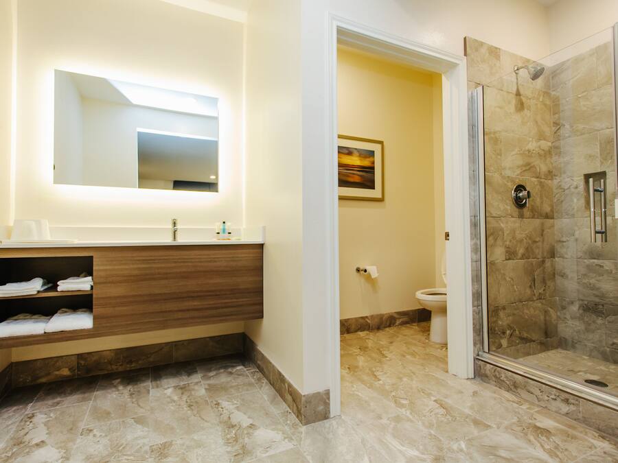 Ensemble douche/baignoire, baignoire relaxante profonde