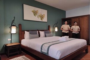 Superior Room, Pool View | In-room safe, desk, free WiFi, bed sheets