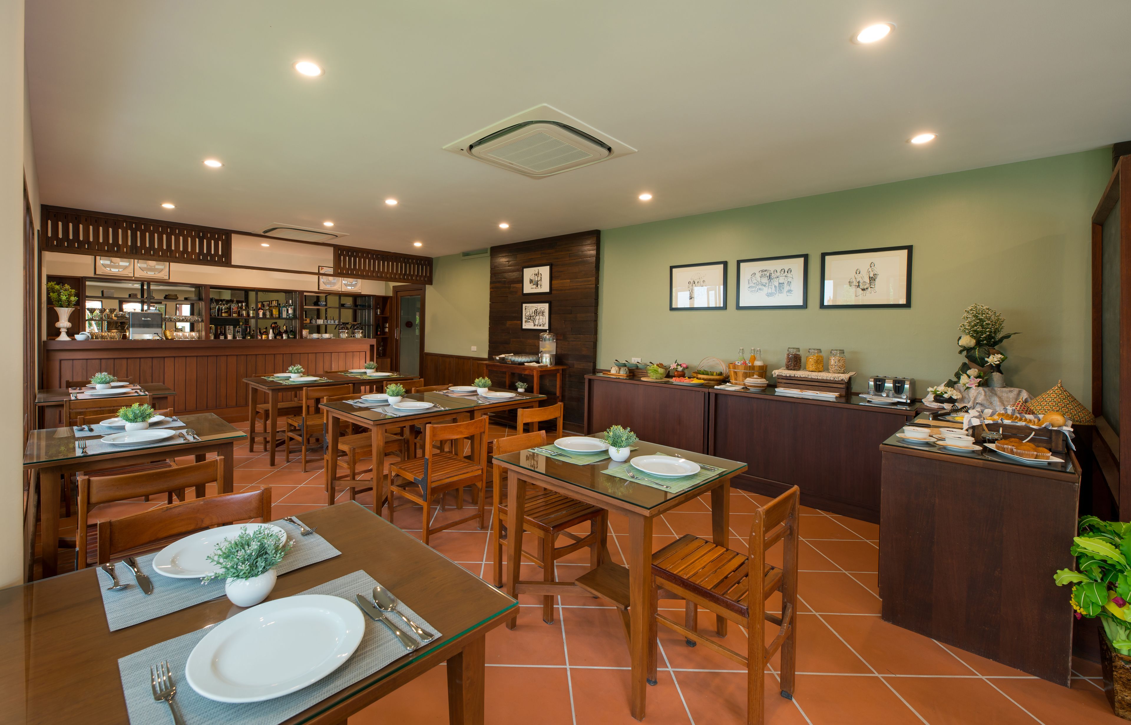 daily buffet breakfast (thb 150 per person)