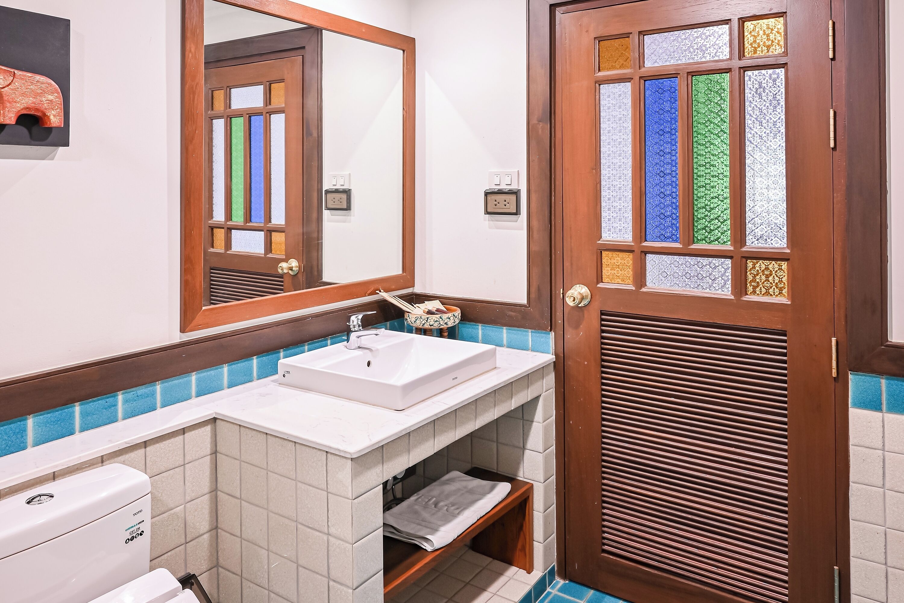 executive room, pool view | bathroom | shower, rainfall showerhead, free toiletries, hair dryer