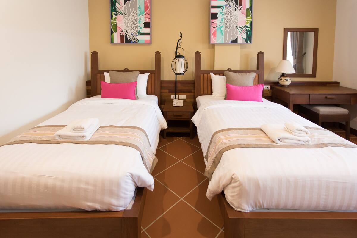 In-room safe, desk, WiFi (free), bed sheets