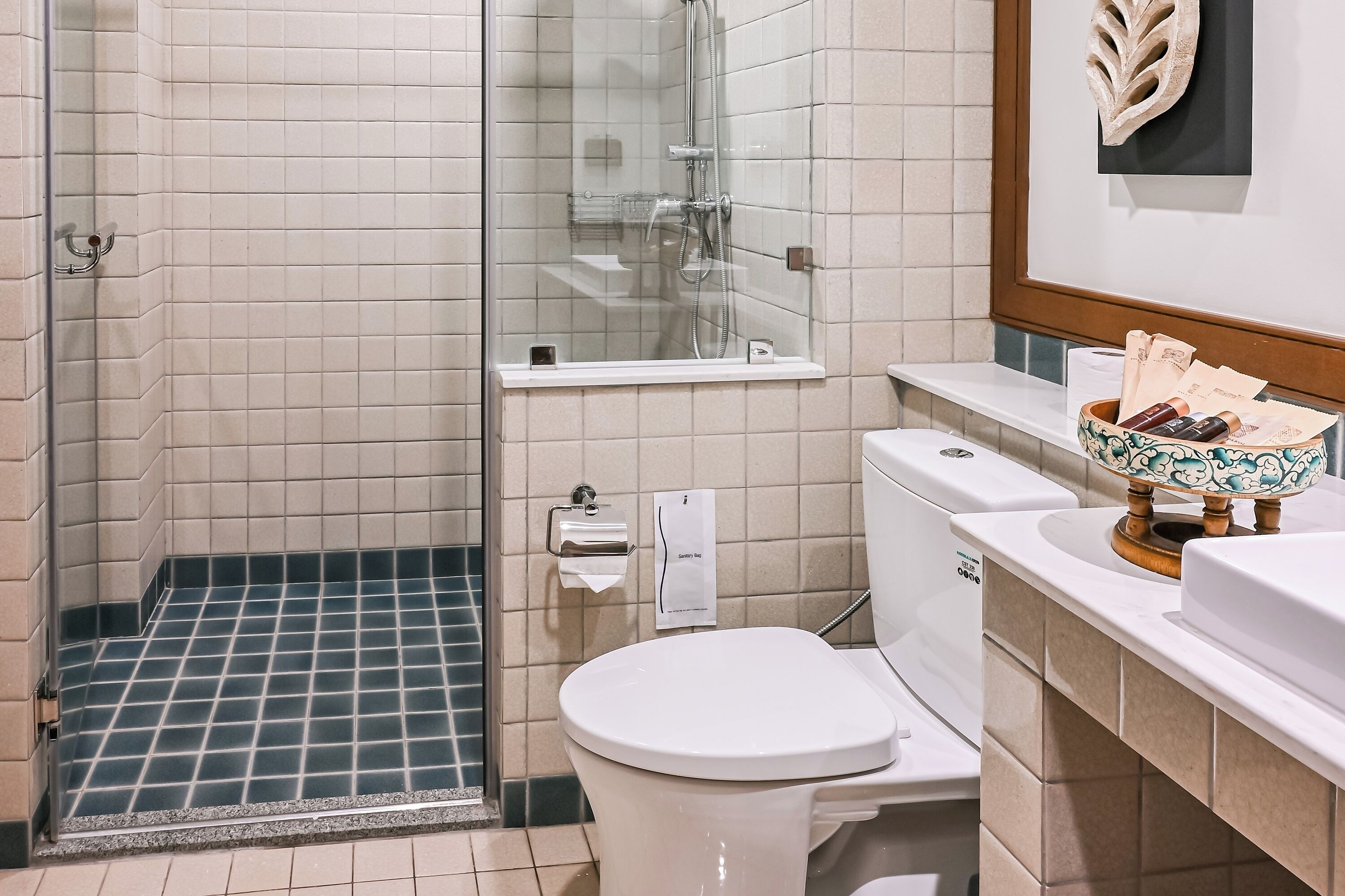 junior twin room | bathroom | shower, rainfall showerhead, free toiletries, hair dryer