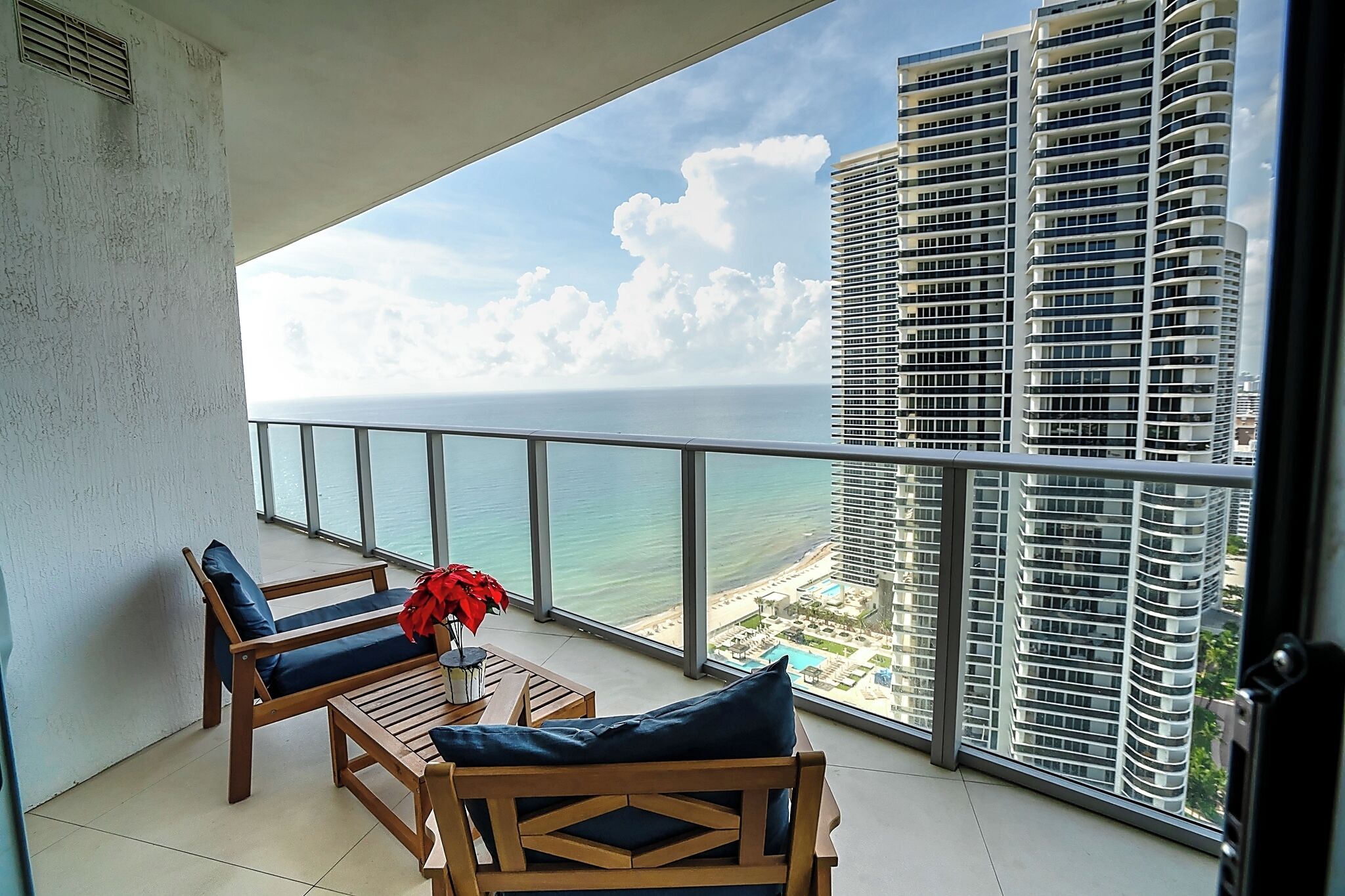 Departamento Confort, balcón, vista al mar | Terraza o patio