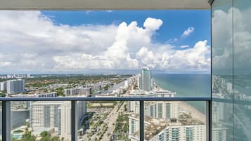 Deluxe Apartment | Terrace/patio