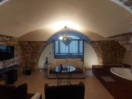 Deluxe Suite, 1 Queen Bed with Sofa bed, Non Smoking | Living area