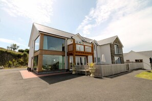 Exterior - Cambrian View (Aberystwyth)