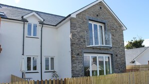 Property entrance - Brynhyfryd (Aberystwyth)