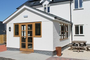 Property entrance - Brynhyfryd (Aberystwyth)