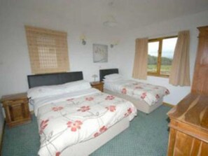 2 chambres, fer et planche à repasser, accès au Wi-Fi (inclus)