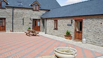 The Calf Suite | 2 bedrooms, iron/ironing board, free WiFi, bed sheets