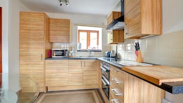 The Stable | Private kitchen | Full-sized fridge, microwave, oven, stovetop