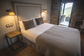 Premium bedding, desk, soundproofing, free WiFi - Casona de Labrada (A Pontenova)