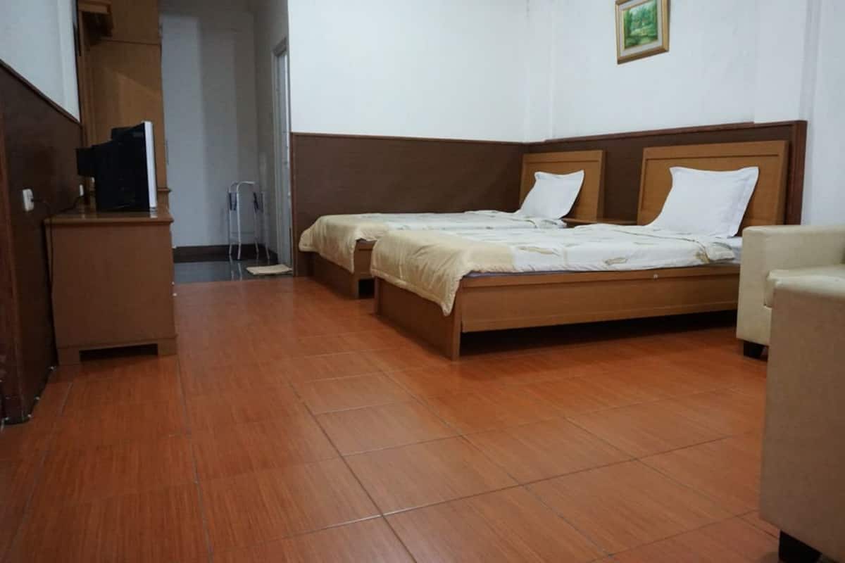Superior Villa, 6 Bedrooms, Mountain View, Garden Area | 4 bedrooms, desk, soundproofing, iron/ironing board