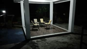 Vila Standar, 2 kamar tidur, pemandangan gunung, area taman | Teras/patio