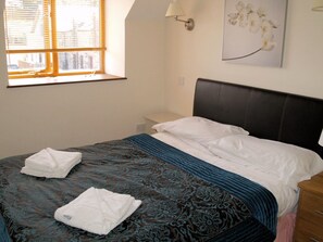 Habitación doble | 2 dormitorios, tabla de planchar con plancha, cunas gratuitas