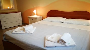 Phòng đôi hoặc 2 giường đơn, quang cảnh núi | 2 phòng ngủ, minibar, truy cập Internet không dây miễn phí