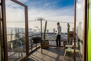 Grand Studio Suite, 1 Bedroom, Private Bathroom (Twin Suite) | 1 bedroom, premium bedding, minibar, in-room safe