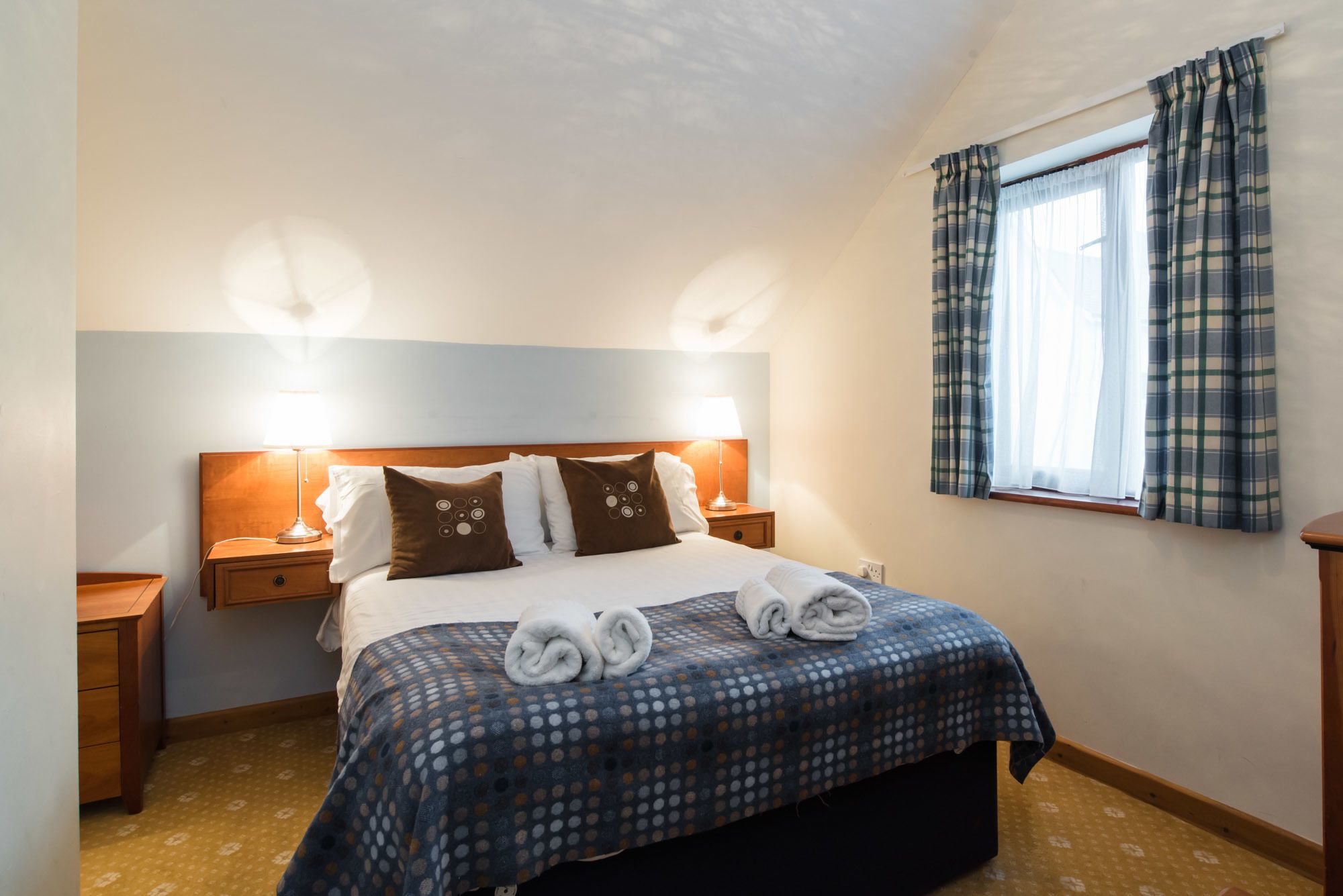 3 bedrooms, desk, free WiFi, bed sheets