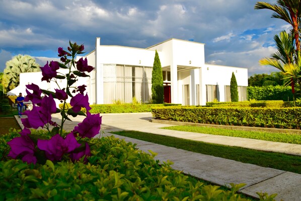 Front of property - Beraca Country House (Armenia)