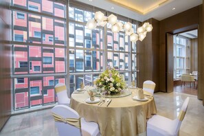 Breakfast, lunch and dinner served  - Hilton Garden Inn Zhuhai Hengqin (Zhuhai)
