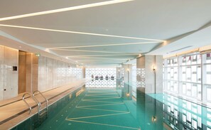 Indoor pool, open 3:00 PM to 9:00 PM, lifeguards on site - Hilton Garden Inn Zhuhai Hengqin (Zhuhai)