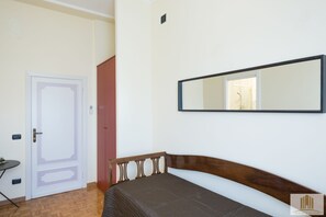 Habitación individual, baño privado | Cunas gratuitas, wifi gratis y ropa de cama 