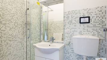 Camera Superior con 2 letti singoli, bagno privato | Bagno | Asciugacapelli, bidet, asciugamani