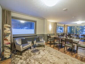 Dining - Hotel Blausee (Kandergrund)