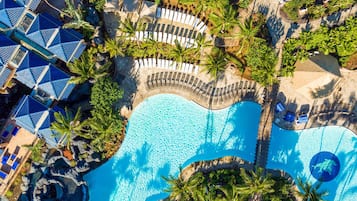 3 udendørs pools, liggestole