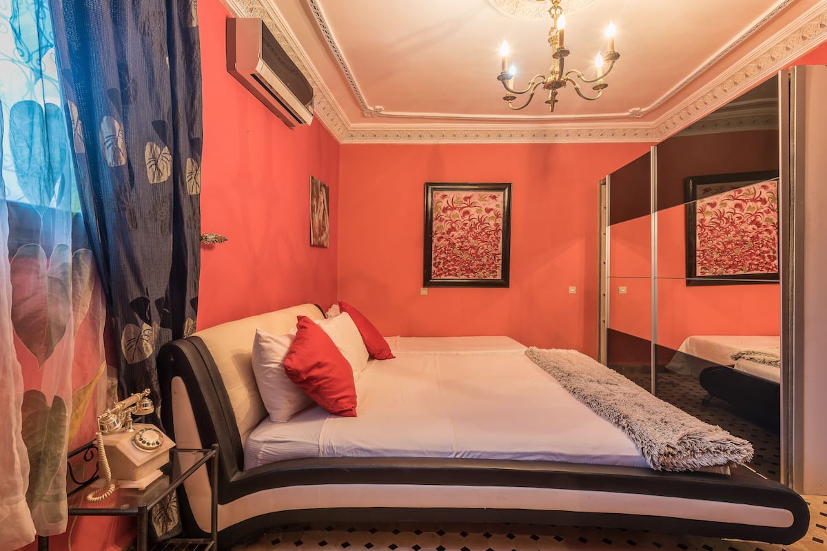 Standard Room | In-room safe, individually decorated, blackout drapes, soundproofing