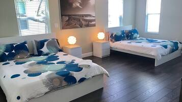 4 quartos, individualmente decorados, individualmente mobiliados